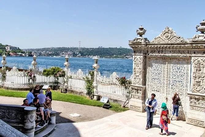 Dolmabahçe-Palast: Schnelleinlass-Tickets mit Audioguide - Image 1