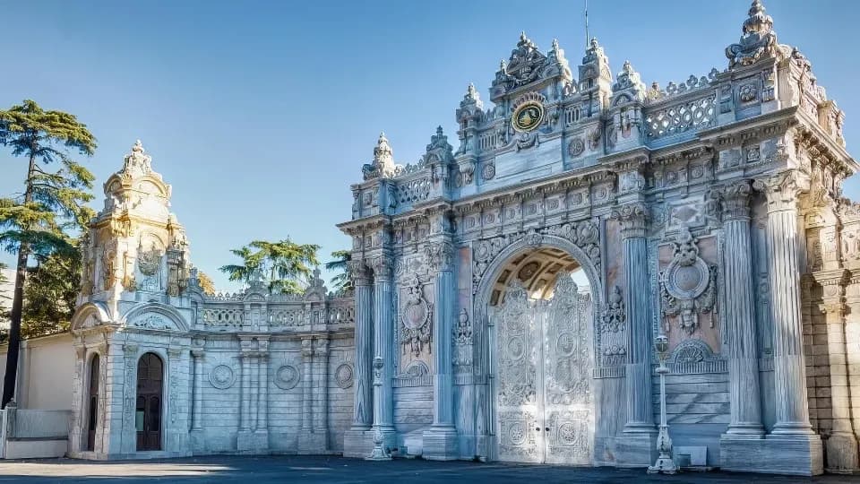 Dolmabahce Palace: Guided Tour - Image 1